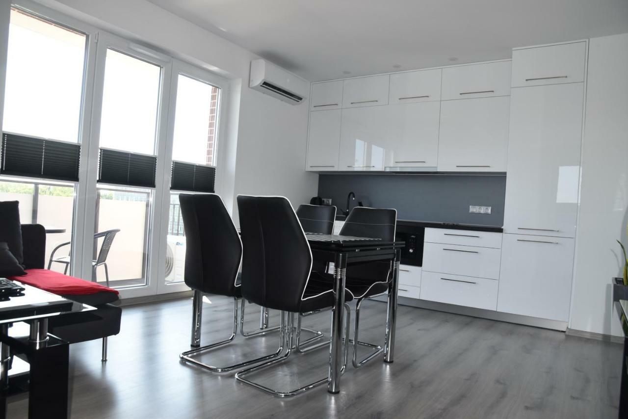 Apartament 102 G&W Appartamento Breslavia Esterno foto