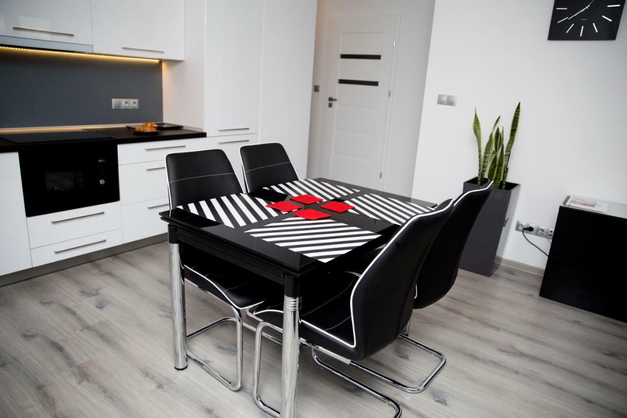 Apartament 102 G&W Appartamento Breslavia Esterno foto