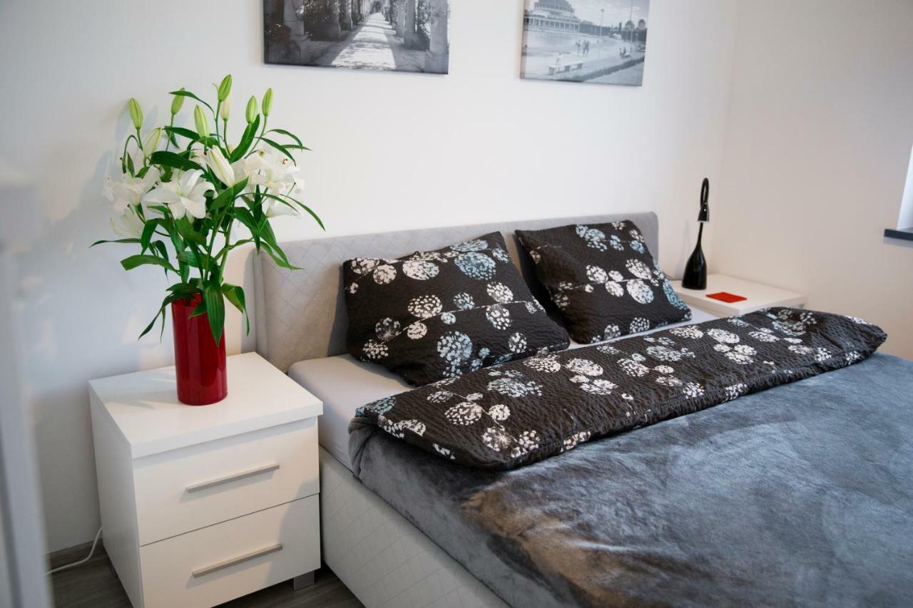 Apartament 102 G&W Appartamento Breslavia Esterno foto