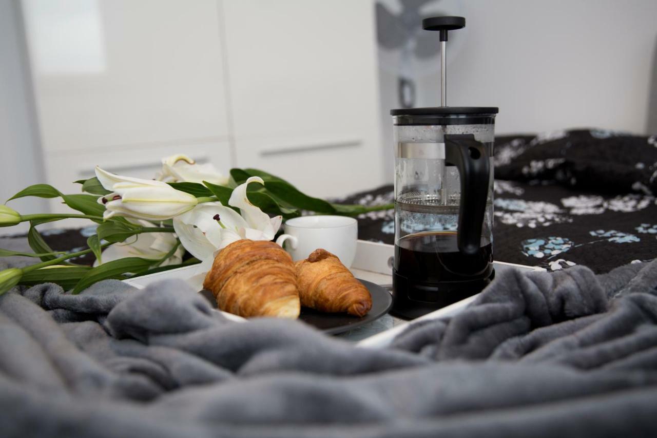 Apartament 102 G&W Appartamento Breslavia Esterno foto